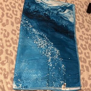 Casa Plating reversible microfiber towel- brand new and never used